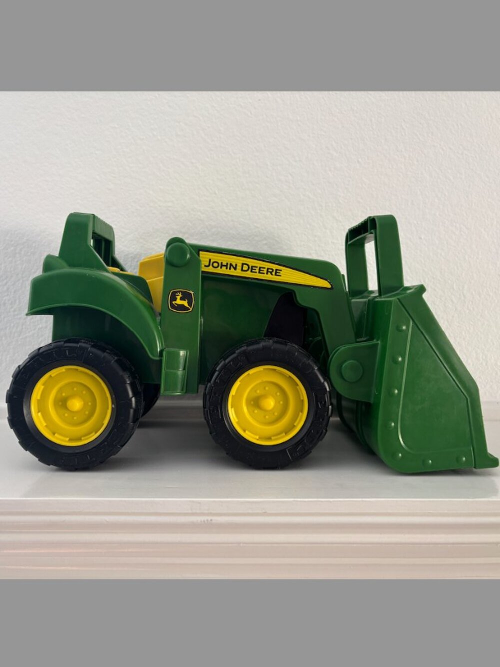 John Deere Tractor Toy - Bucket Moves Up & Down - Truck with Bucket